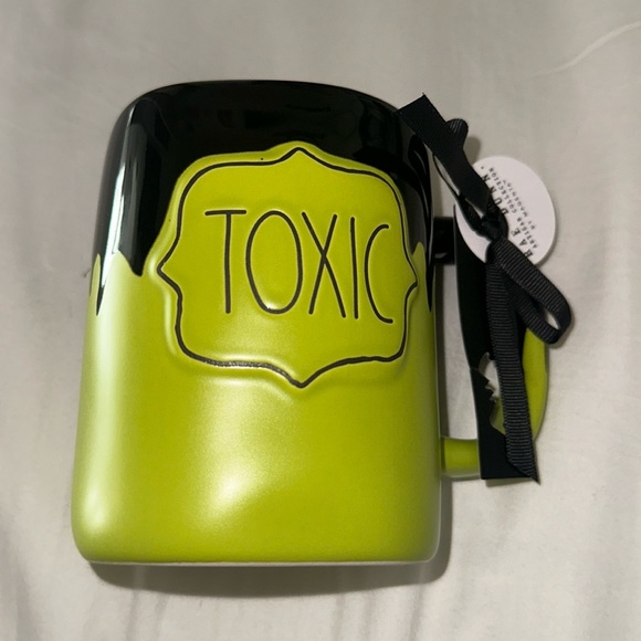Rae Dunn Halloween Toxic Coffee / Tea Mug - Picture 1 of 5